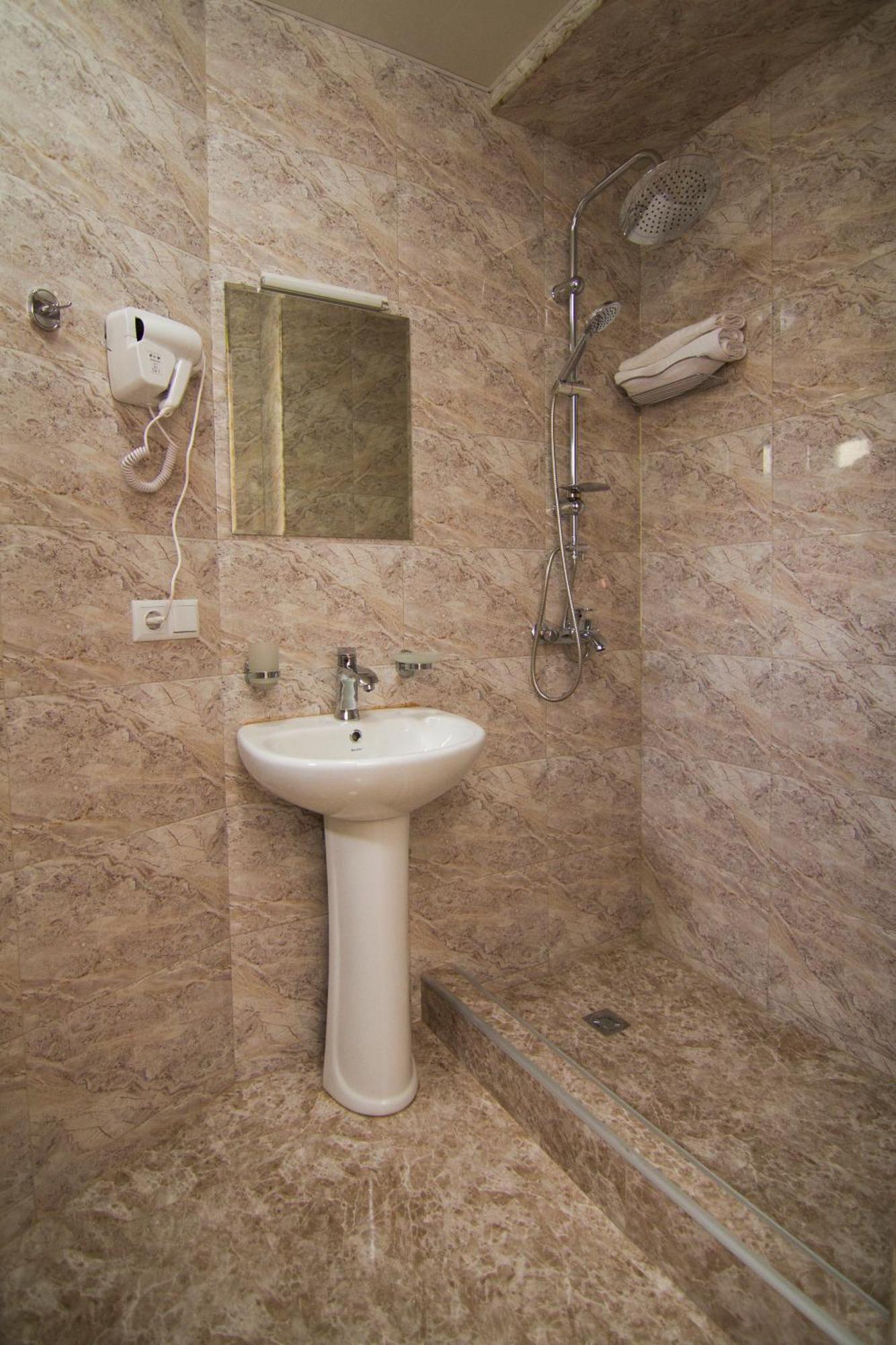 Hotel Care Inn Тбілісі Екстер'єр фото