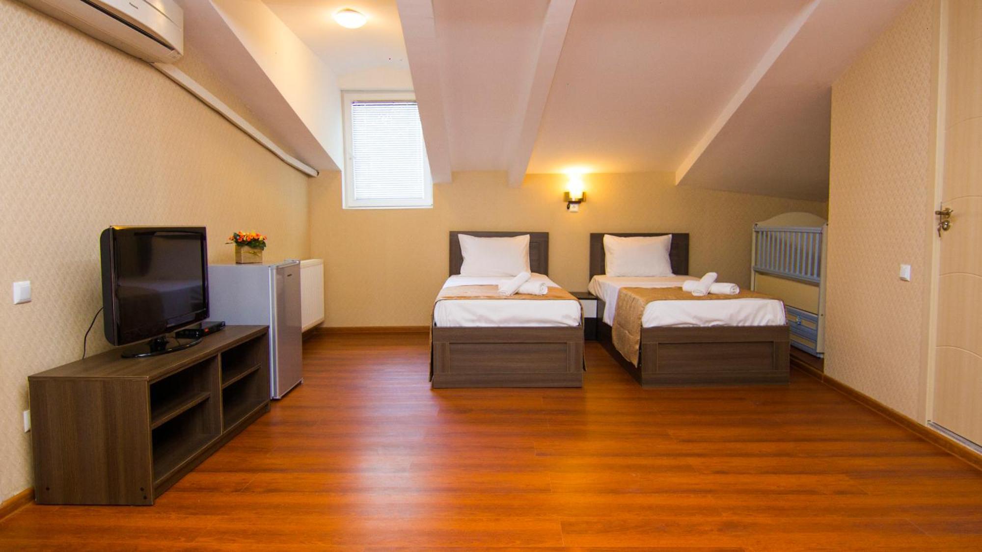 Hotel Care Inn Тбілісі Екстер'єр фото