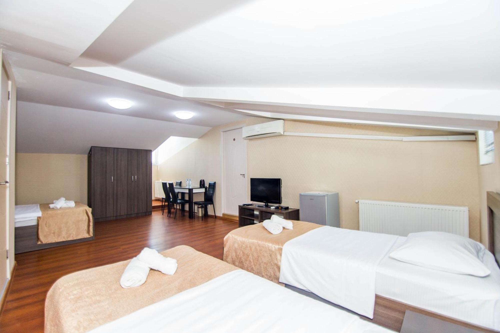 Hotel Care Inn Тбілісі Екстер'єр фото
