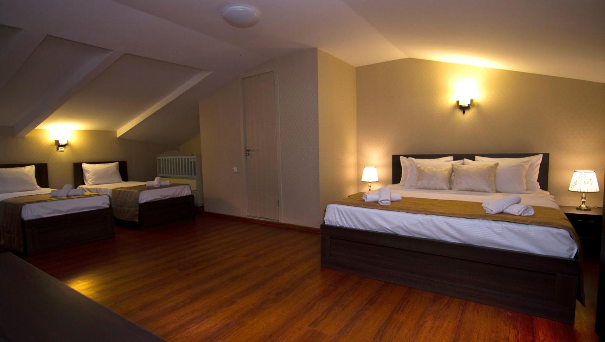 Hotel Care Inn Тбілісі Екстер'єр фото