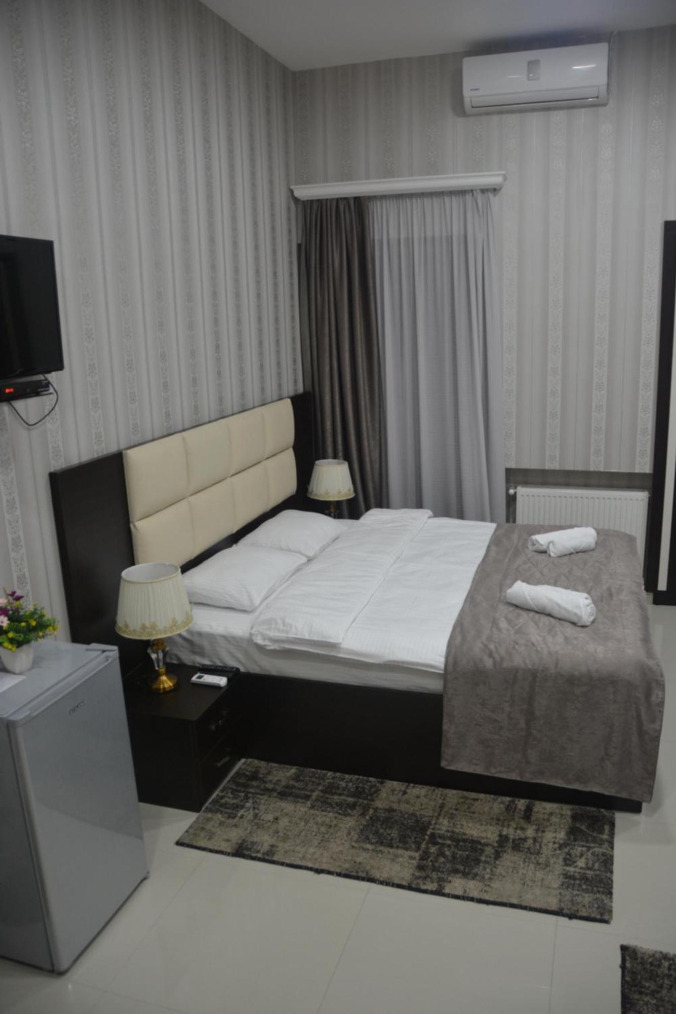 Hotel Care Inn Тбілісі Екстер'єр фото