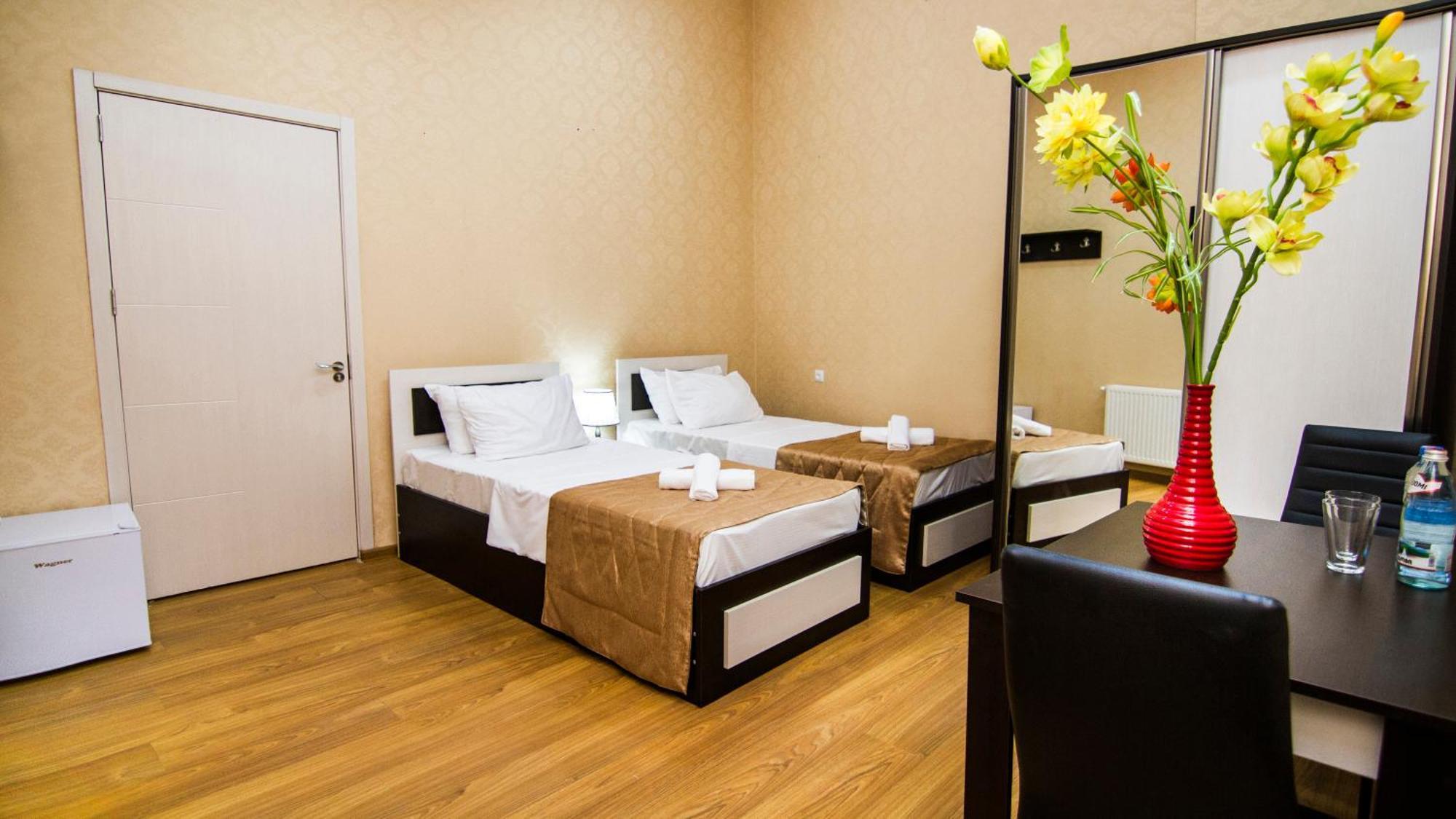 Hotel Care Inn Тбілісі Екстер'єр фото